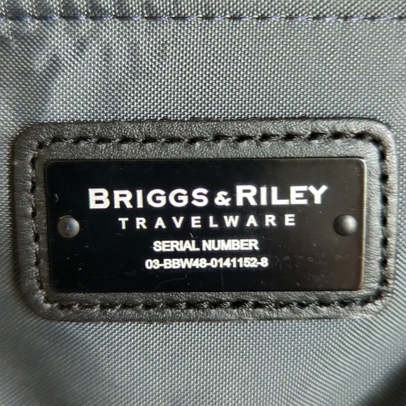 BRIGGS & RILEY | Messenger Laptop Cross-Body Bag - Picture 16 of 16